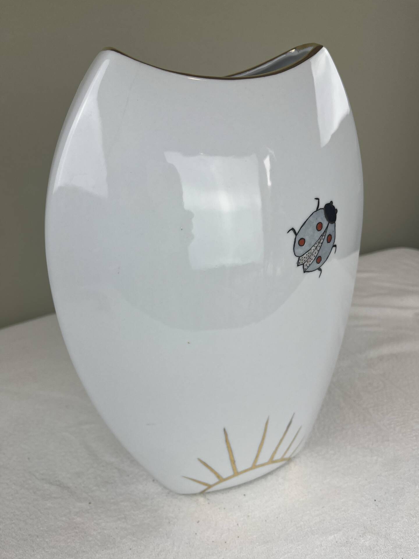 Vase en porcelaine peint à la main