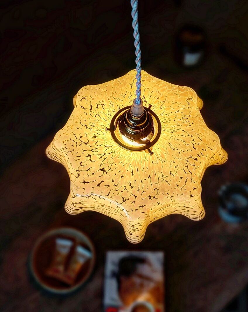 Clichy glass suspension