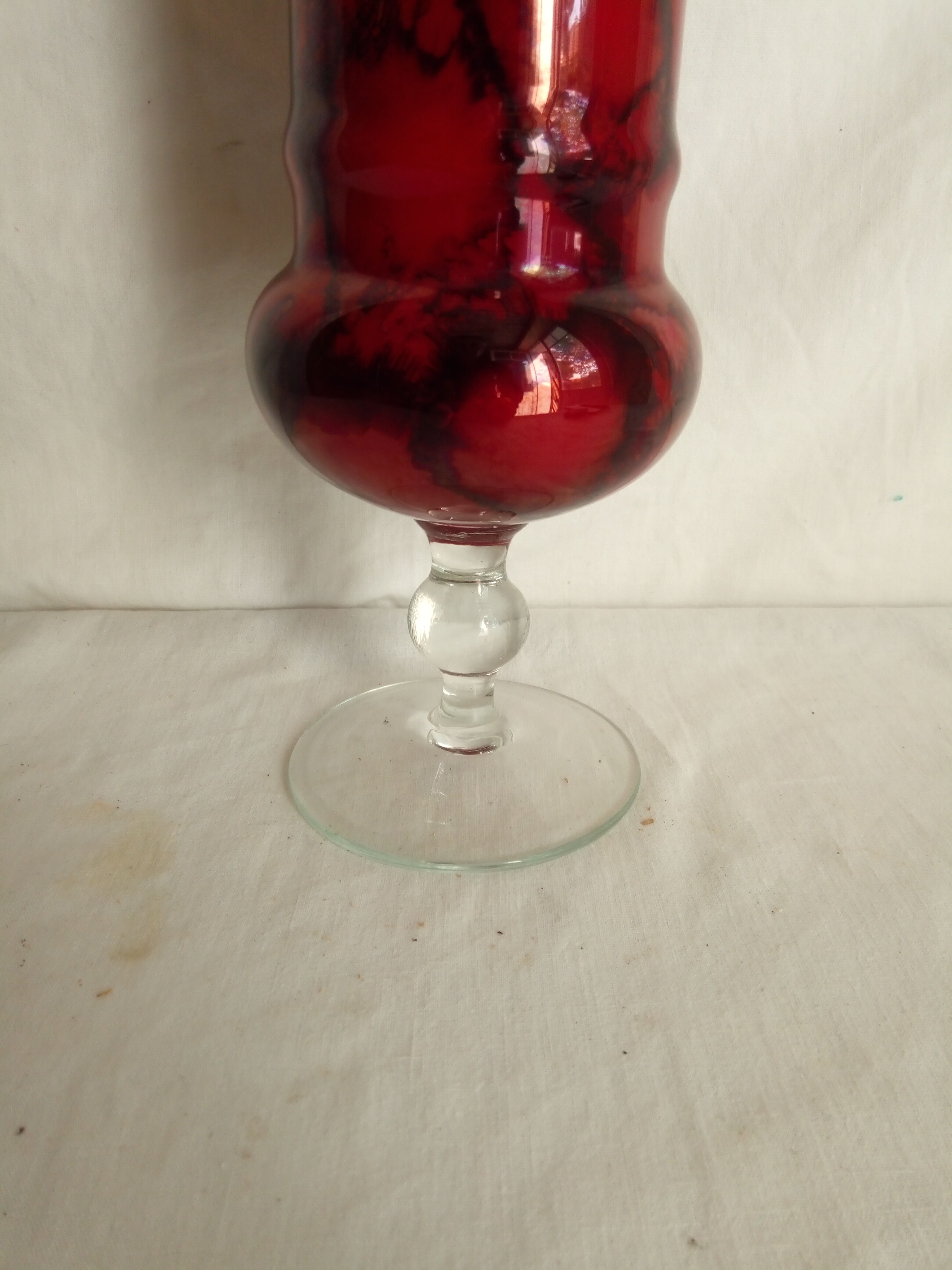 Covered pot in colored glass