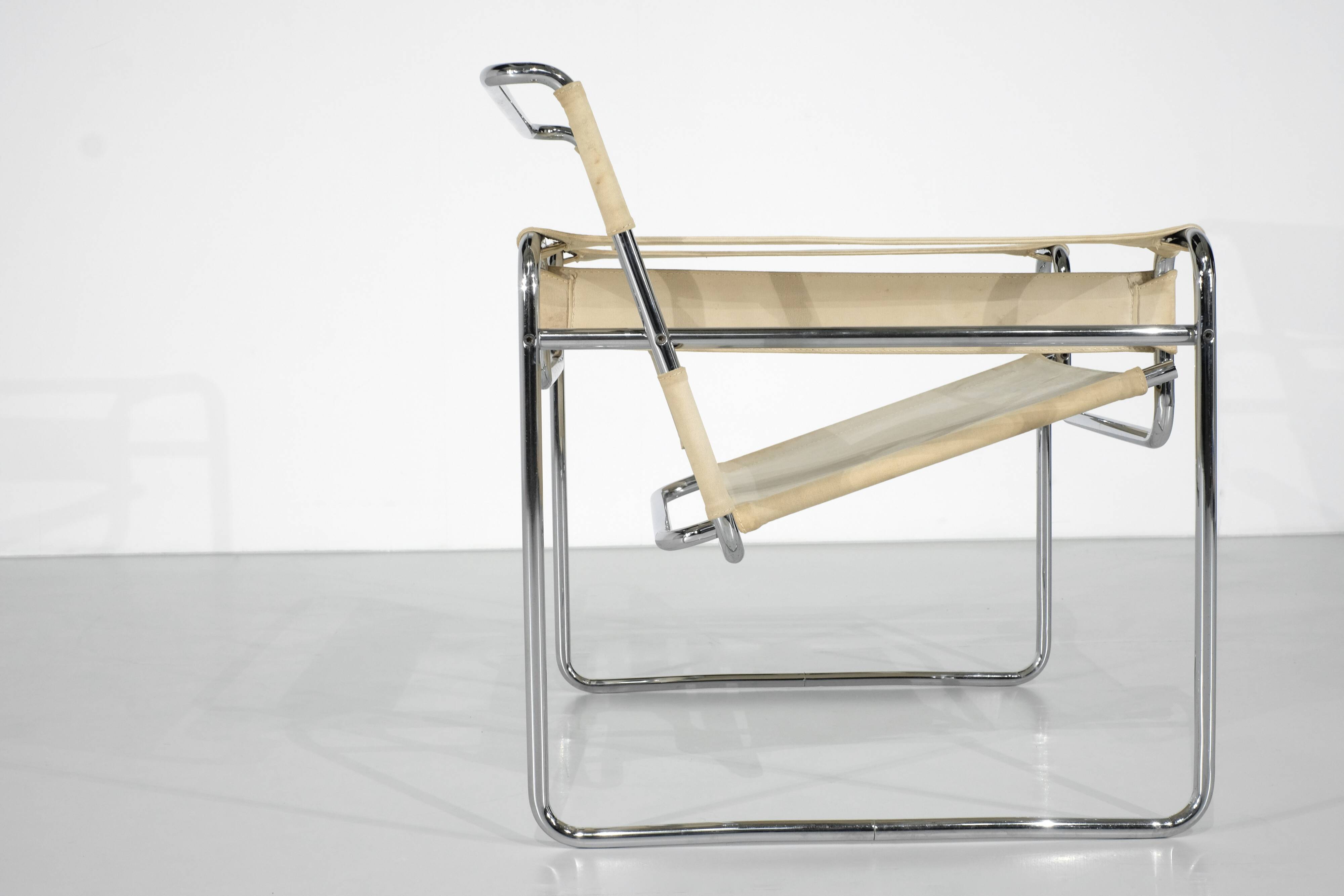 "B3 Wassily" Armchair Fabric by Marcel Breuer for Gavina, 1925s.