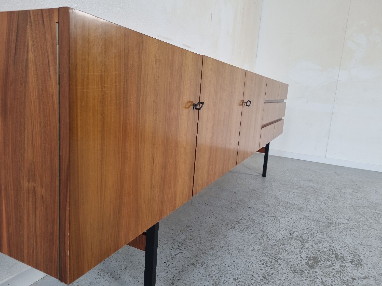 Scandinavian rowning Musterring walnut 60s