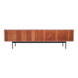 B40 sideboard, by Dieter Wäckerlin for Behr. Teak wood