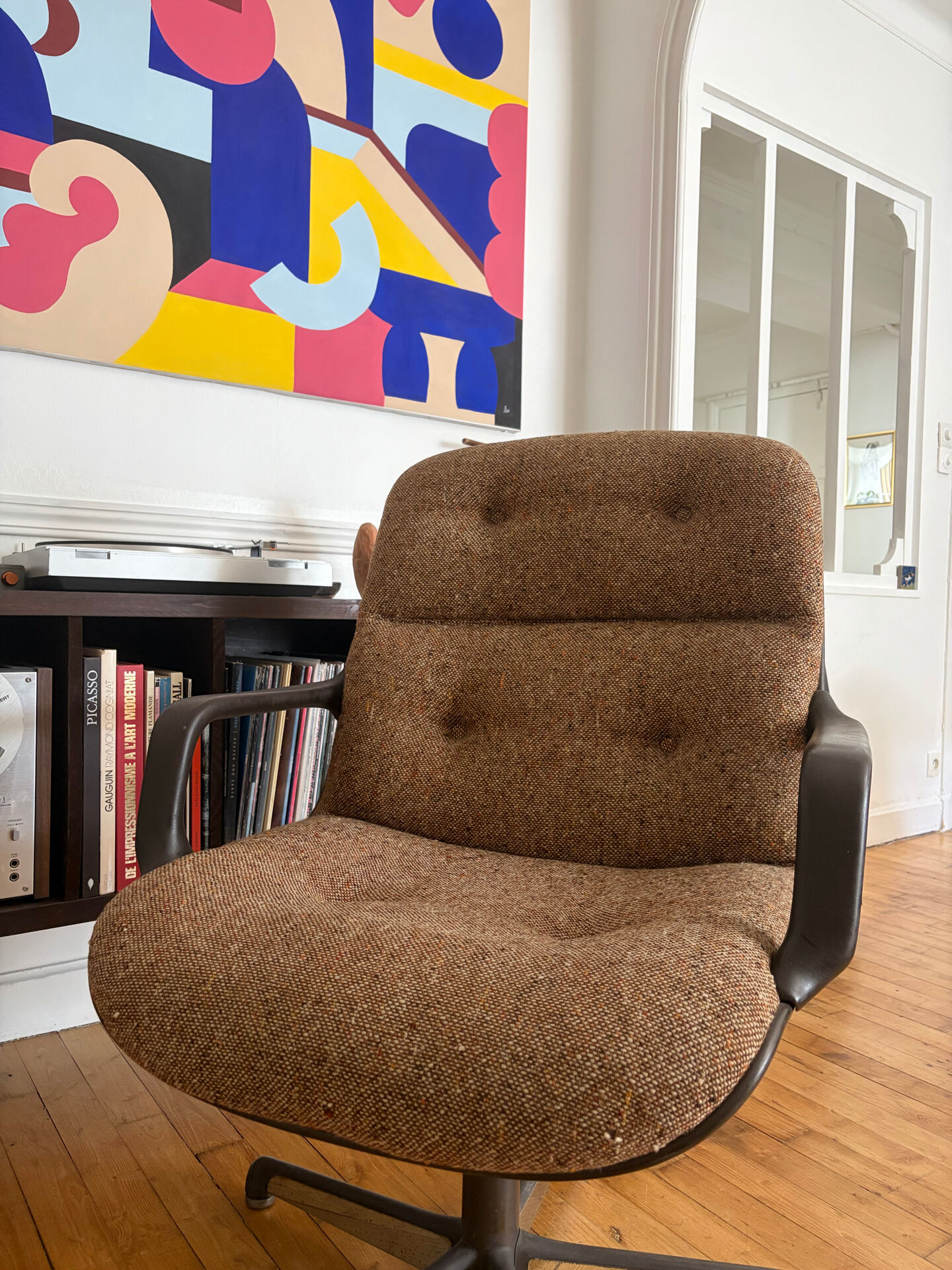 Fauteuil édition Comforto dans le goût de Charles Pollock