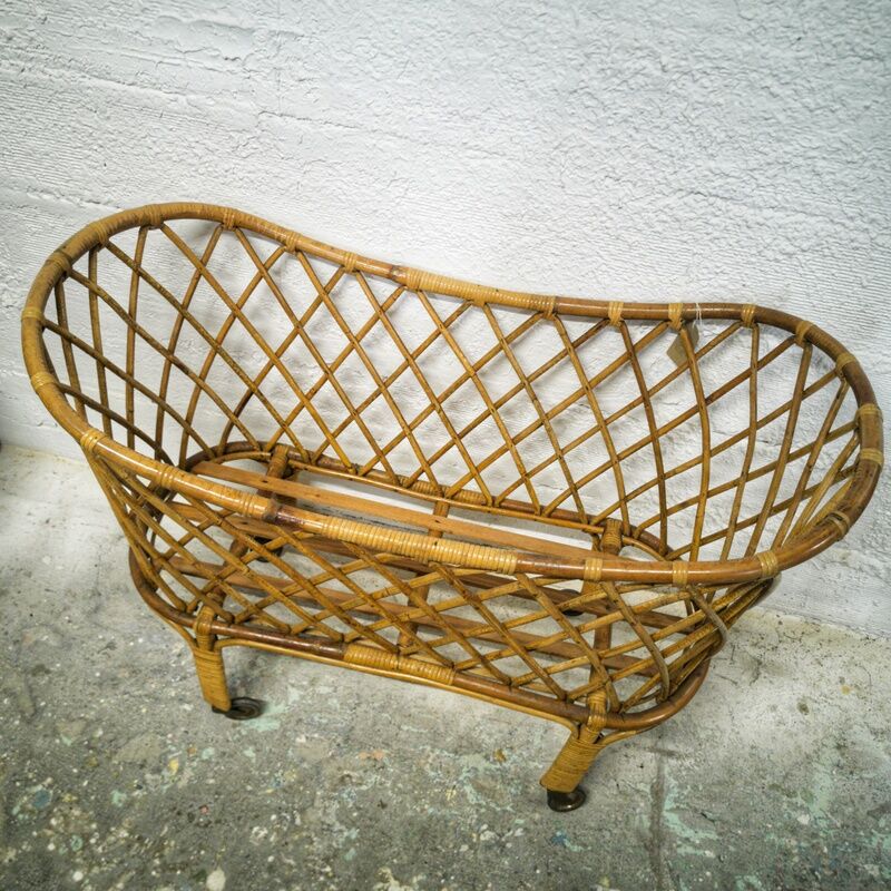 Rattan cradle