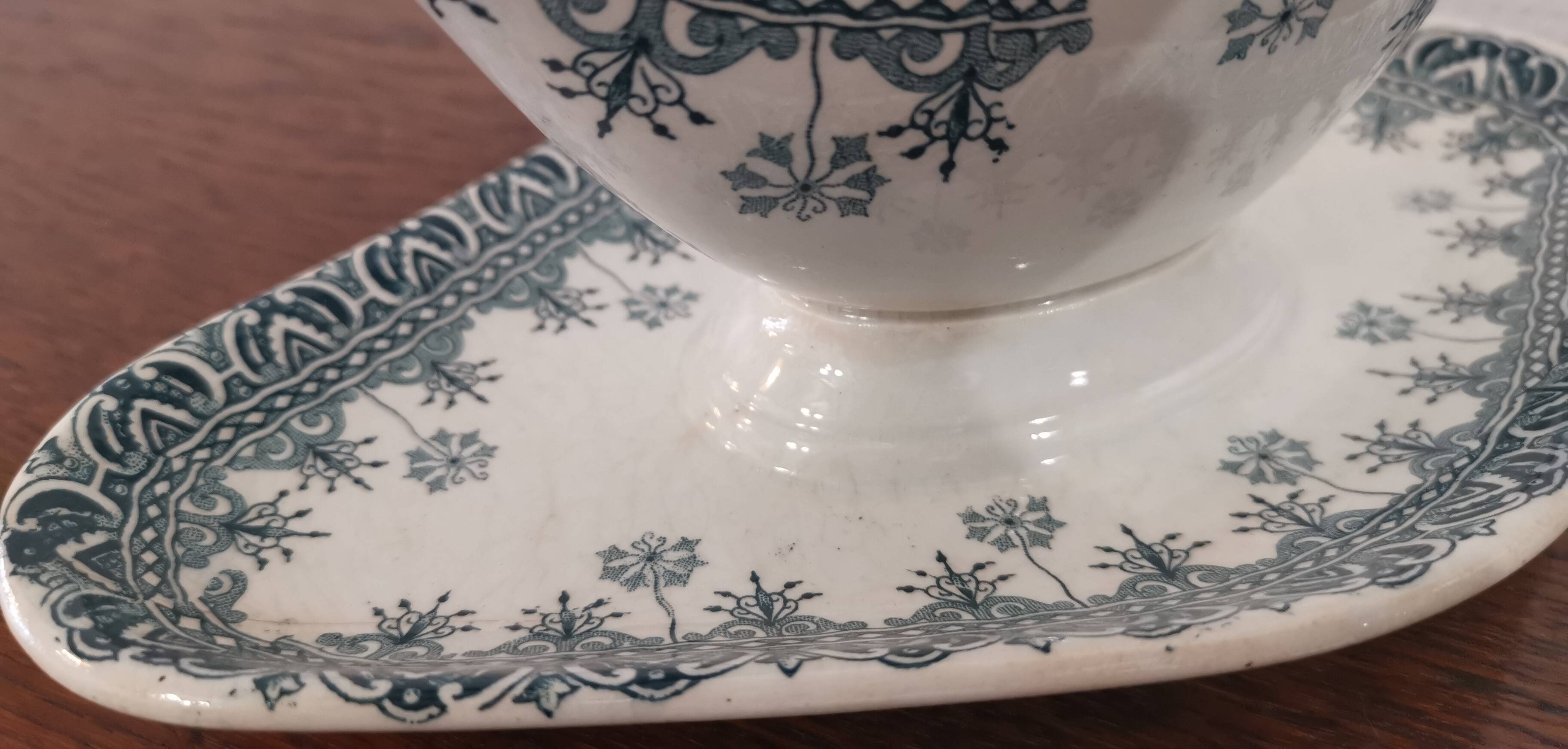 Old earthenware gravy boat "Société Anonyme" St Amand et Hamage