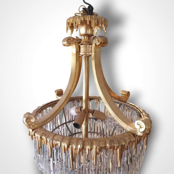 Lustre en bronze doré et pampilles de cristal, XIXe.