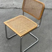 Chaise de design Cesca modèle B32 en chrome