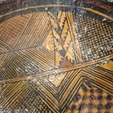 Ancien plat modelé d'art populaire Ideqqi Grande Kabylie