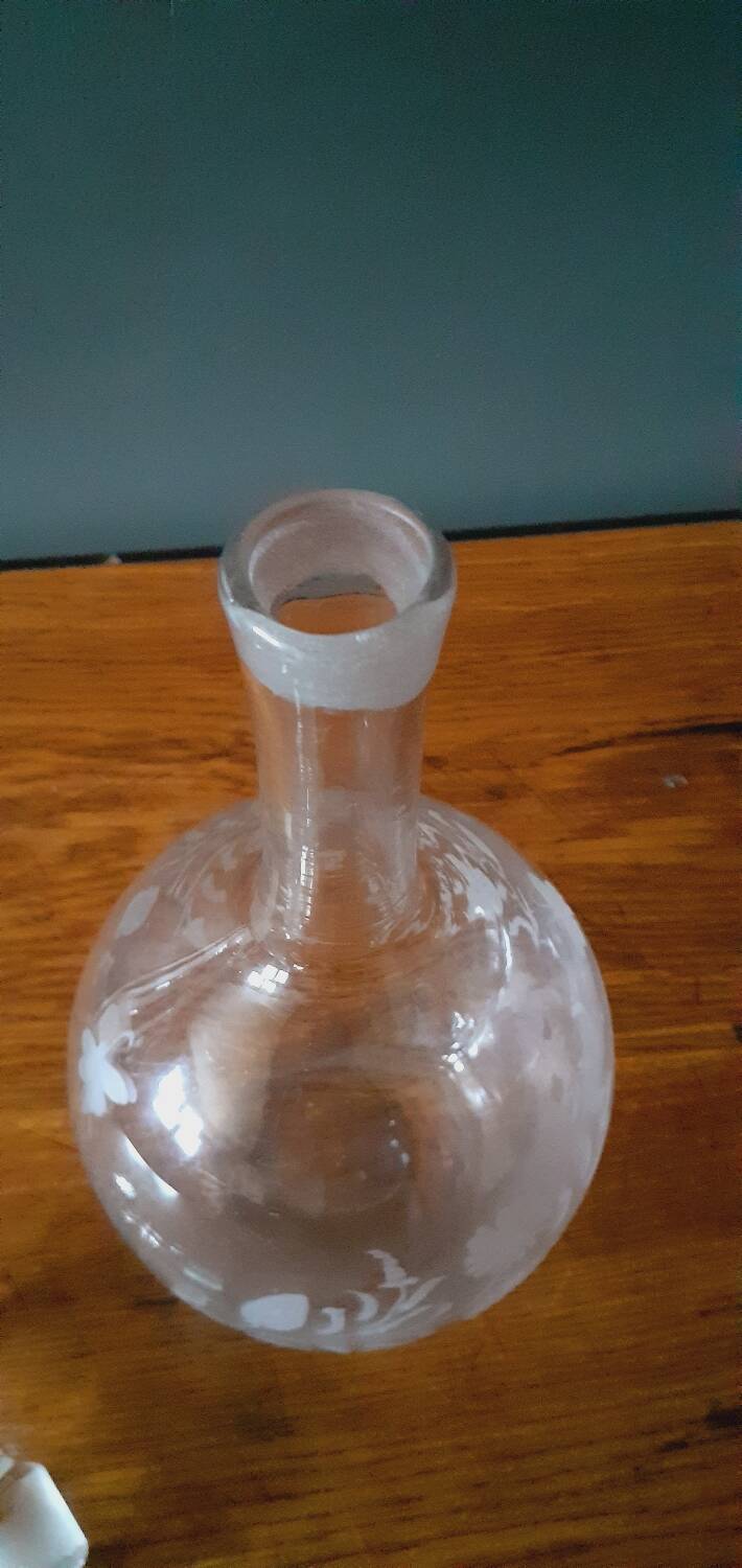 19th century carafe in blown and chiseled glass