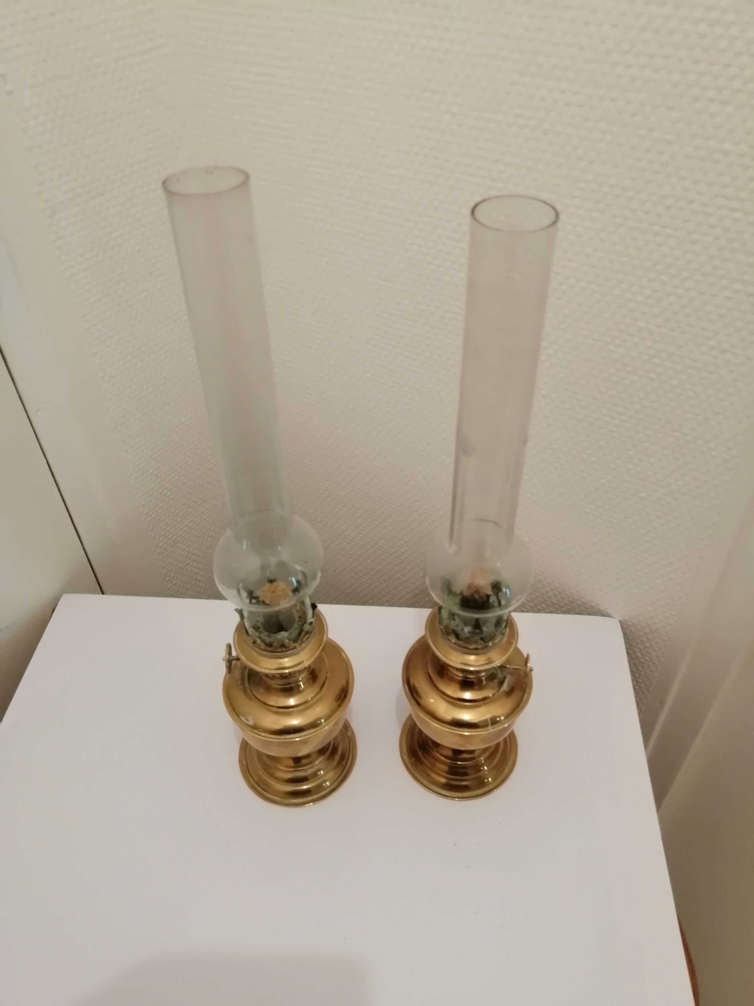 1 PAIR OF COPPER OIL LAMP