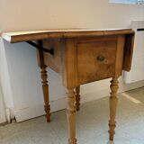 Dressing table with flaps, sandblasted.