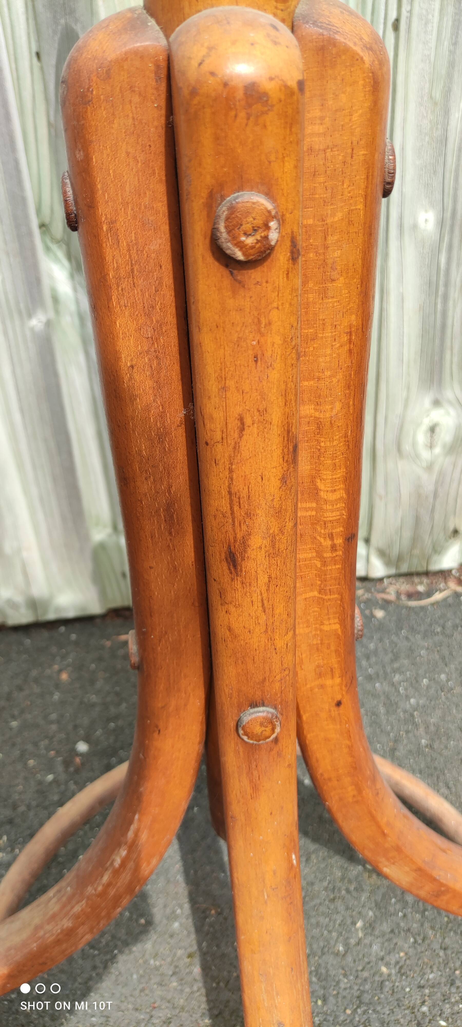 Ancien porte manteau perroquet