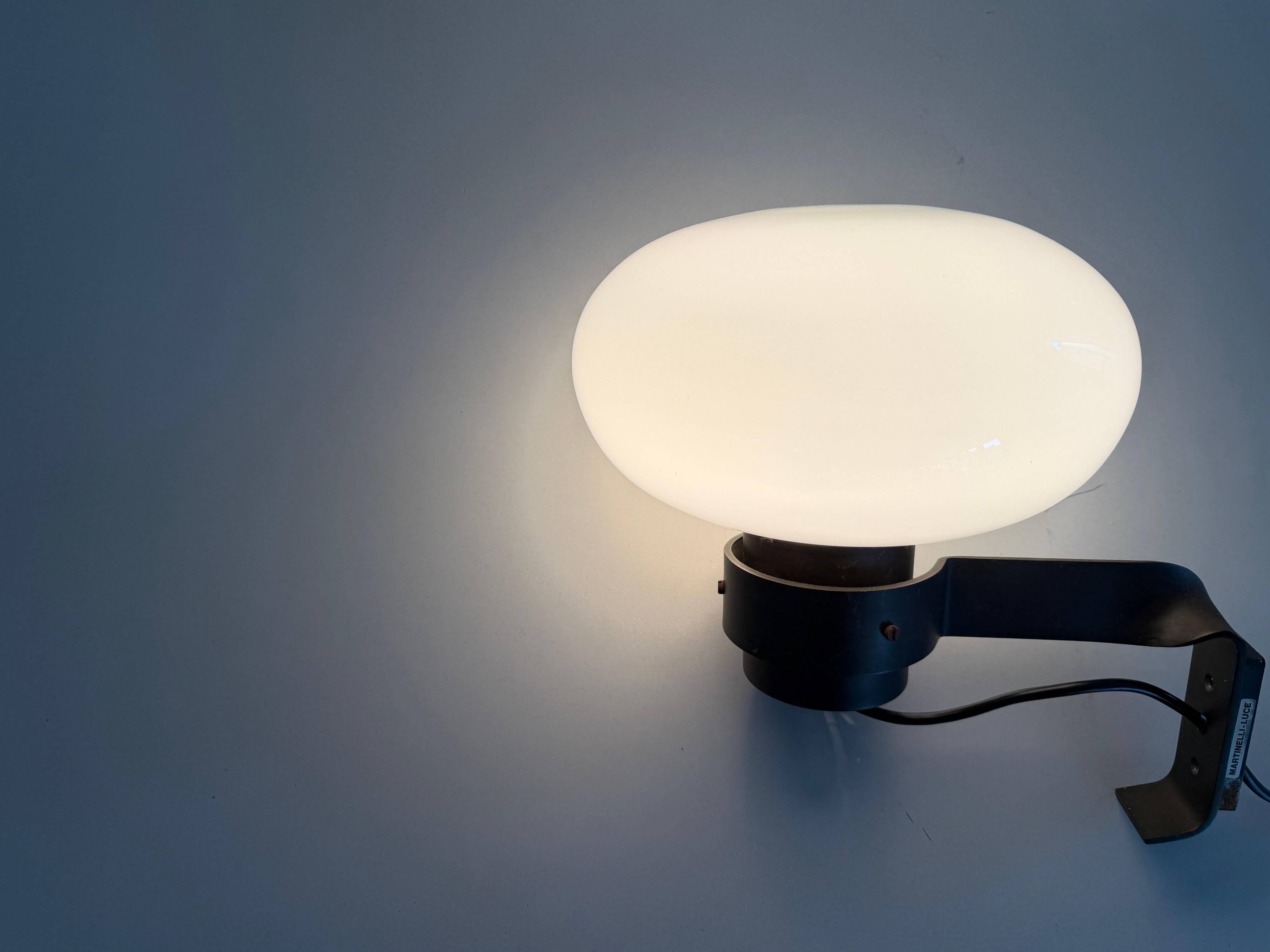 Applique simple par Elio Martinelli pour Martinelli Luce, 1970, Italie