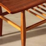 Table basse vintage Everest en noyer – style « planche de surf » (années 60)