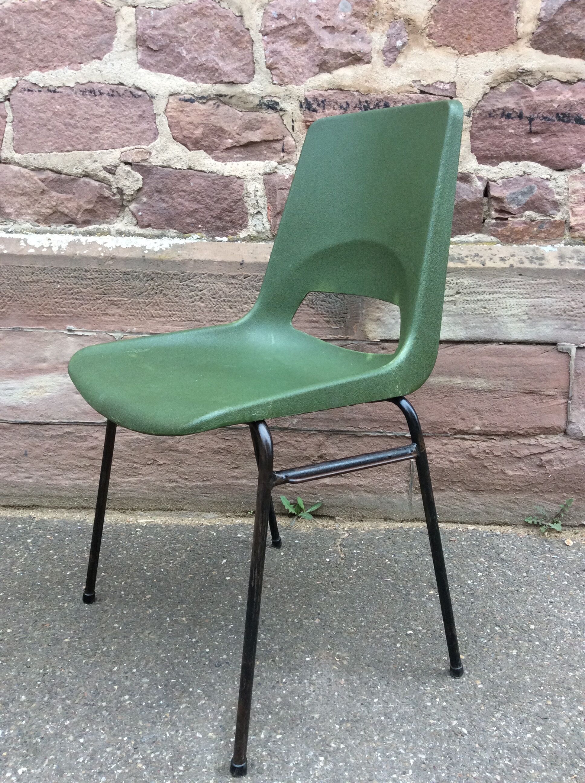 Vintage metal & plastic design chairs 1960 grosfillex