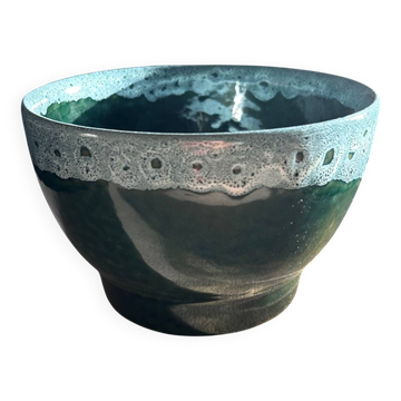 Cache pot vert et liseré écume