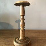 Old hat holder