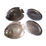 4 plats 2 forme poisson 2 en forme de feuilles