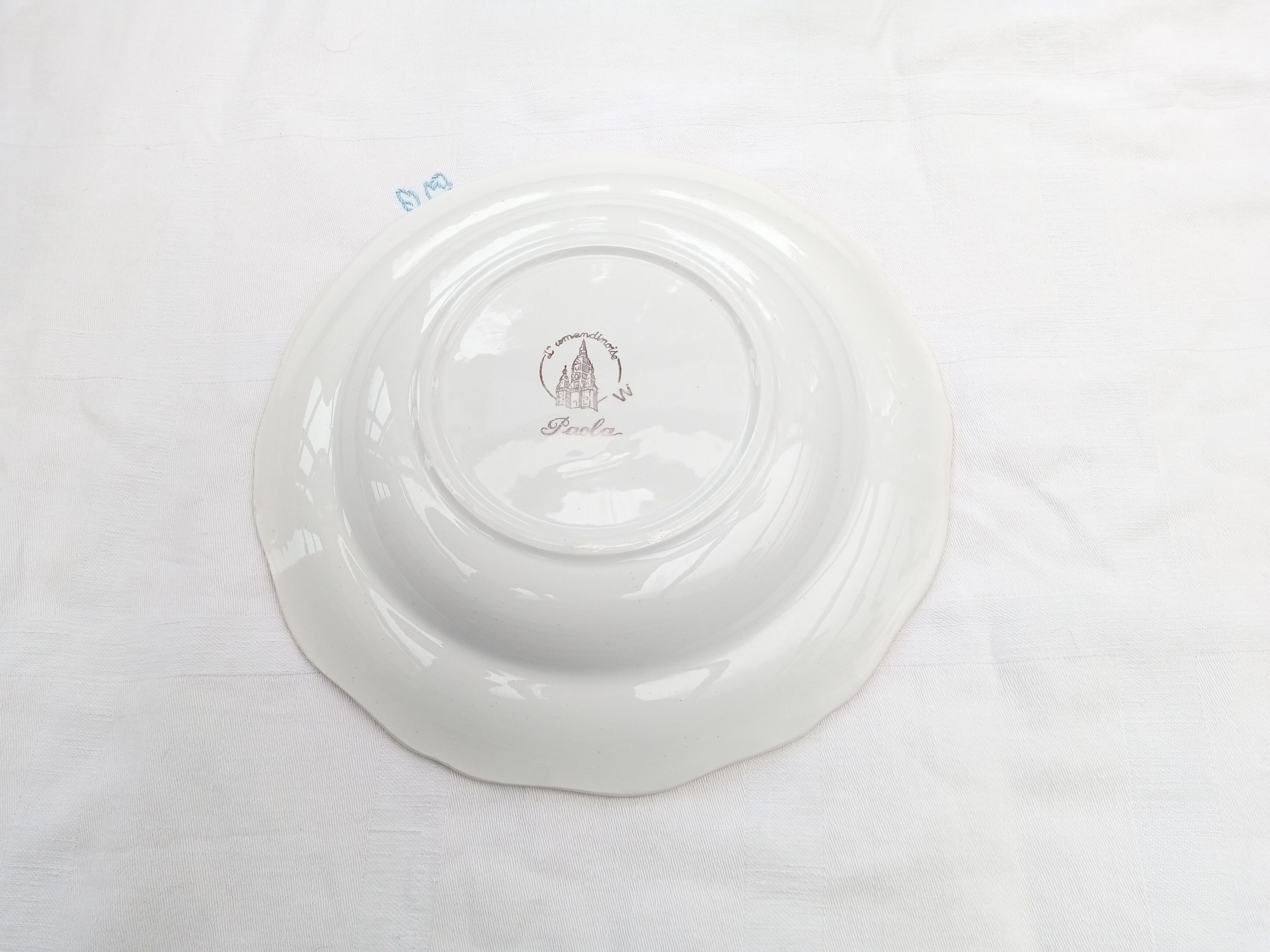 8 hollow plates L'Amandinoise