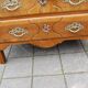 Petite commode parisienne Louis XV en noyer du 18e siècle