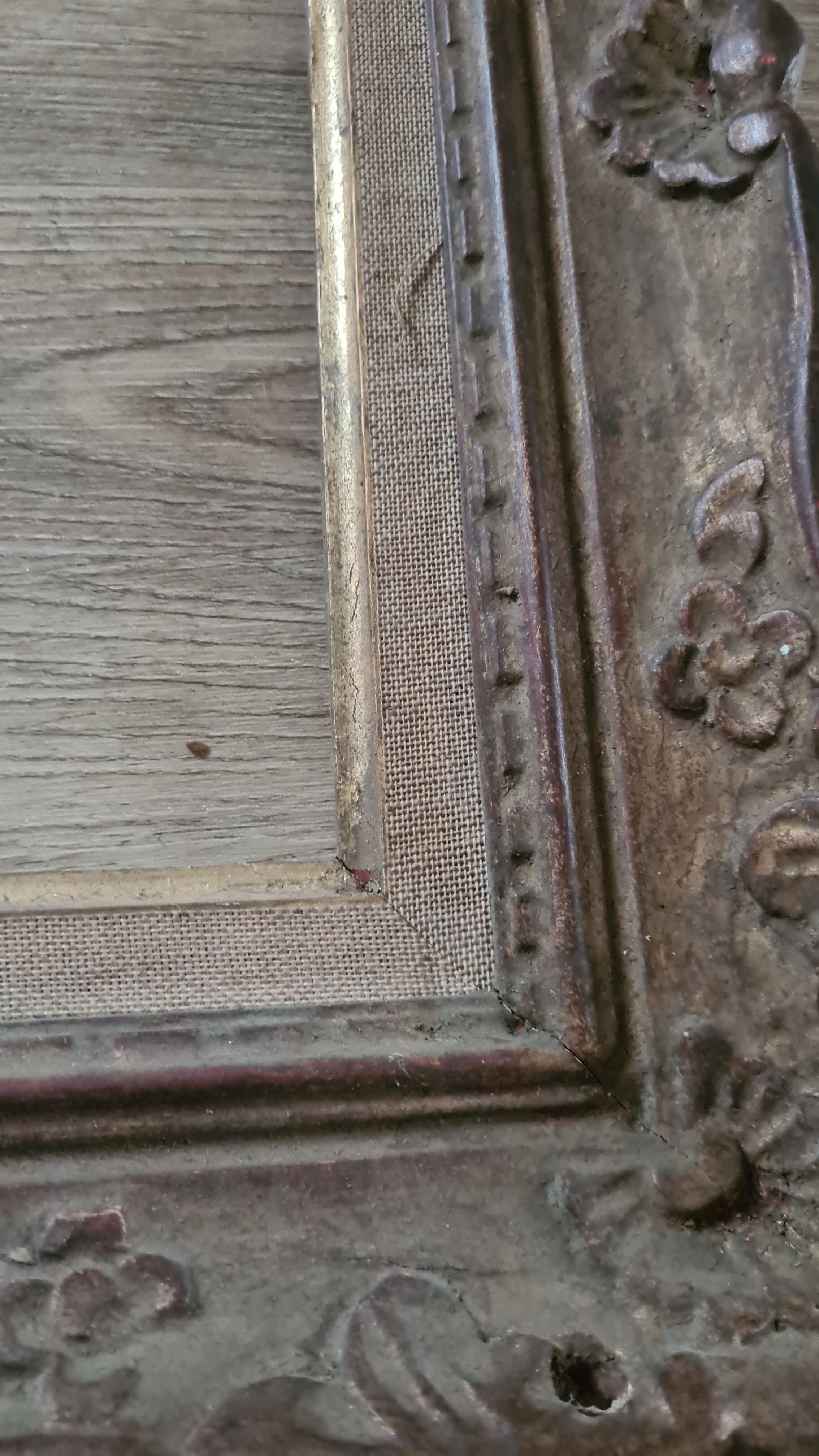Old gilded wooden frame with beige / vintage Marie Louise