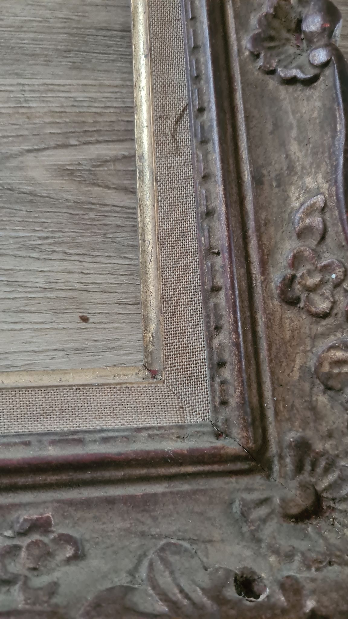 Old gilded wooden frame with beige / vintage Marie Louise