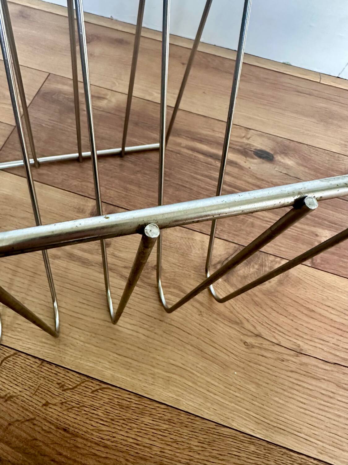 Metal magazine rack, Atelier A model Z, 1970s