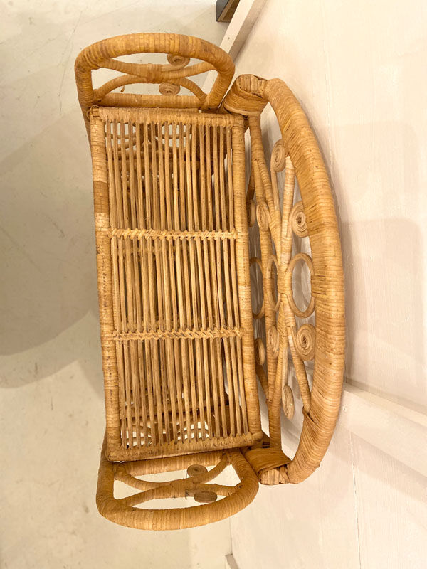 Peacock rattan folding shelf