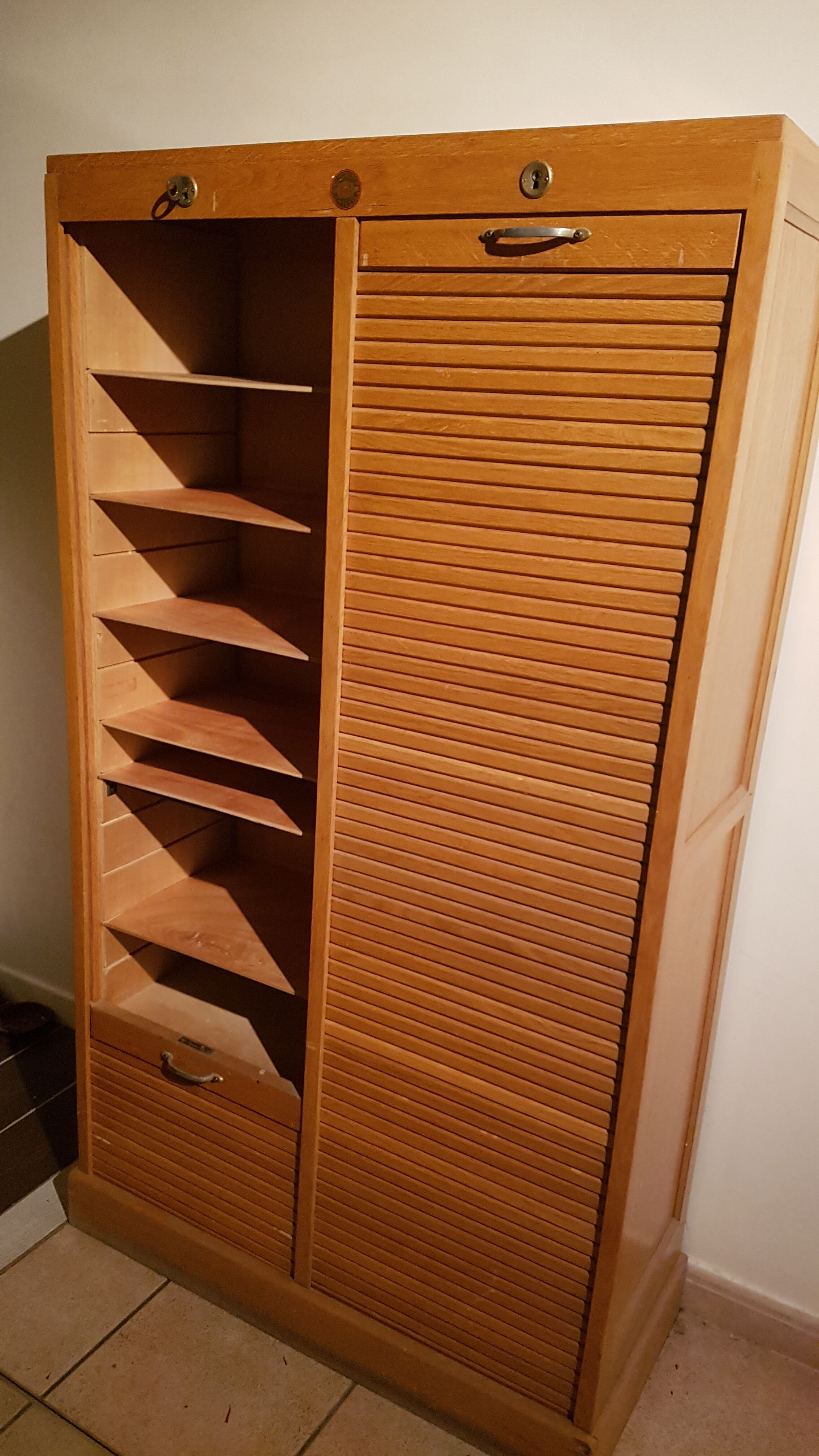 Vintage roller/curtain binder