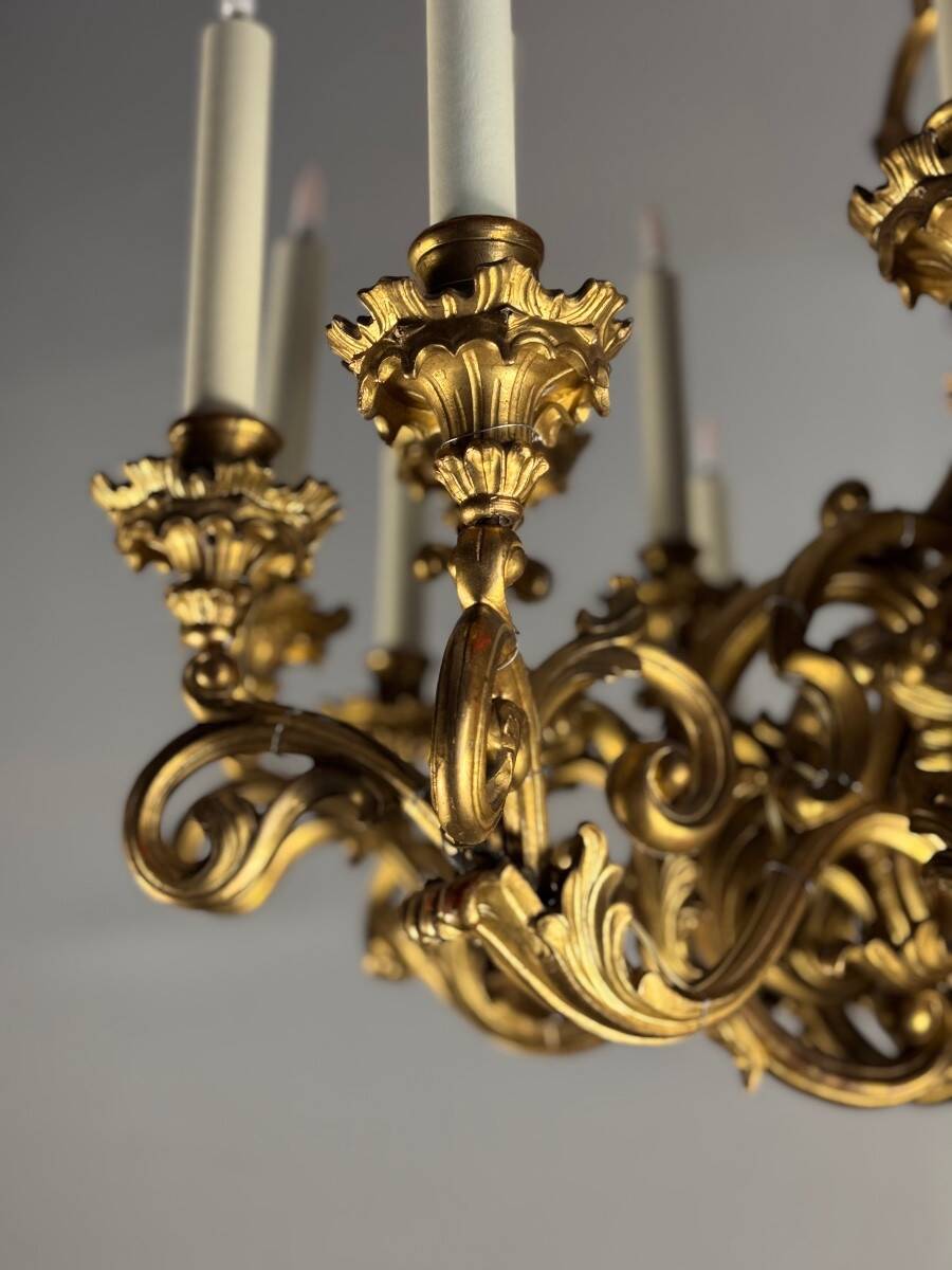 Carved and Gilded Wood Chandelier, 18 Arms of Light, Italy Circa 1880