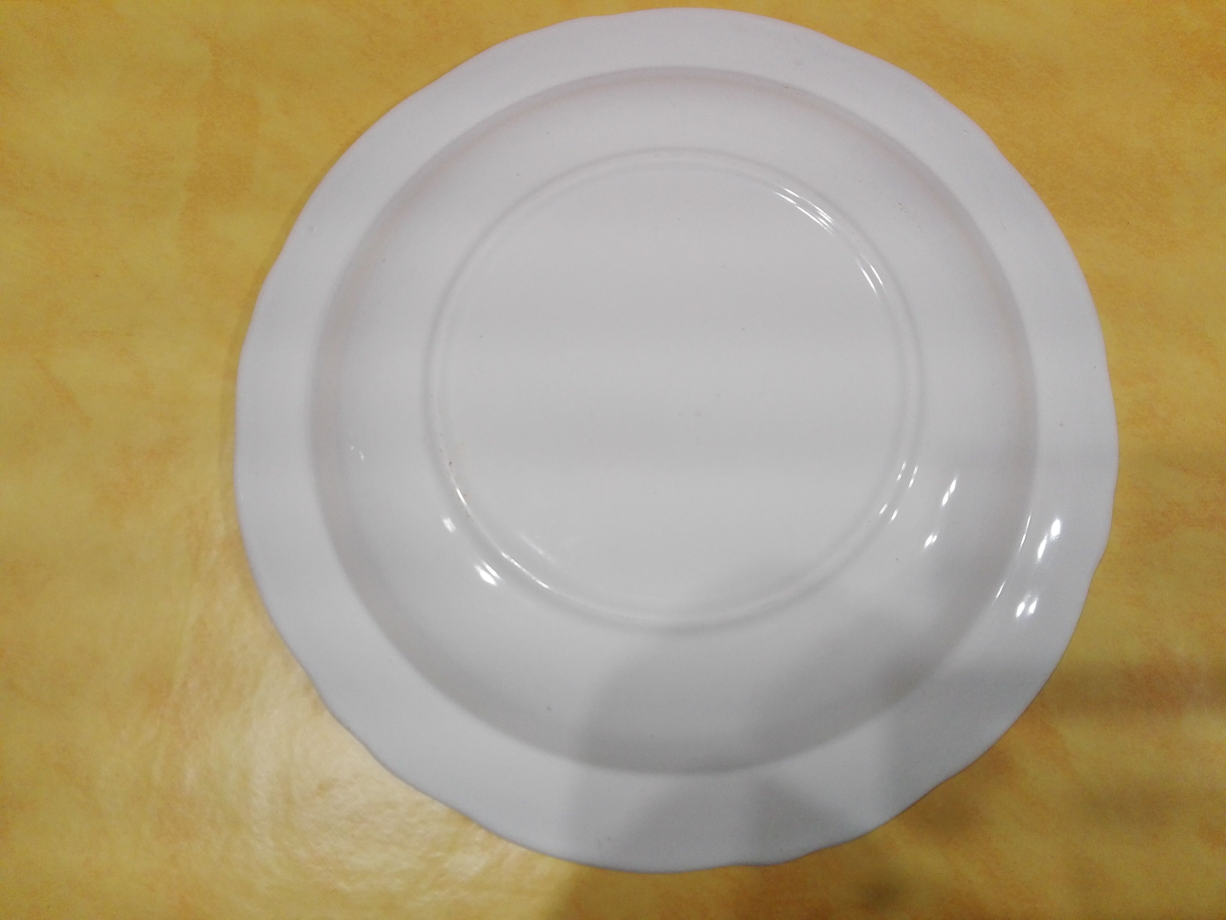 White Sarreguemines dish