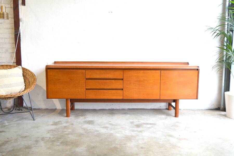 Sideboard by White & Newton curved * 208 cm