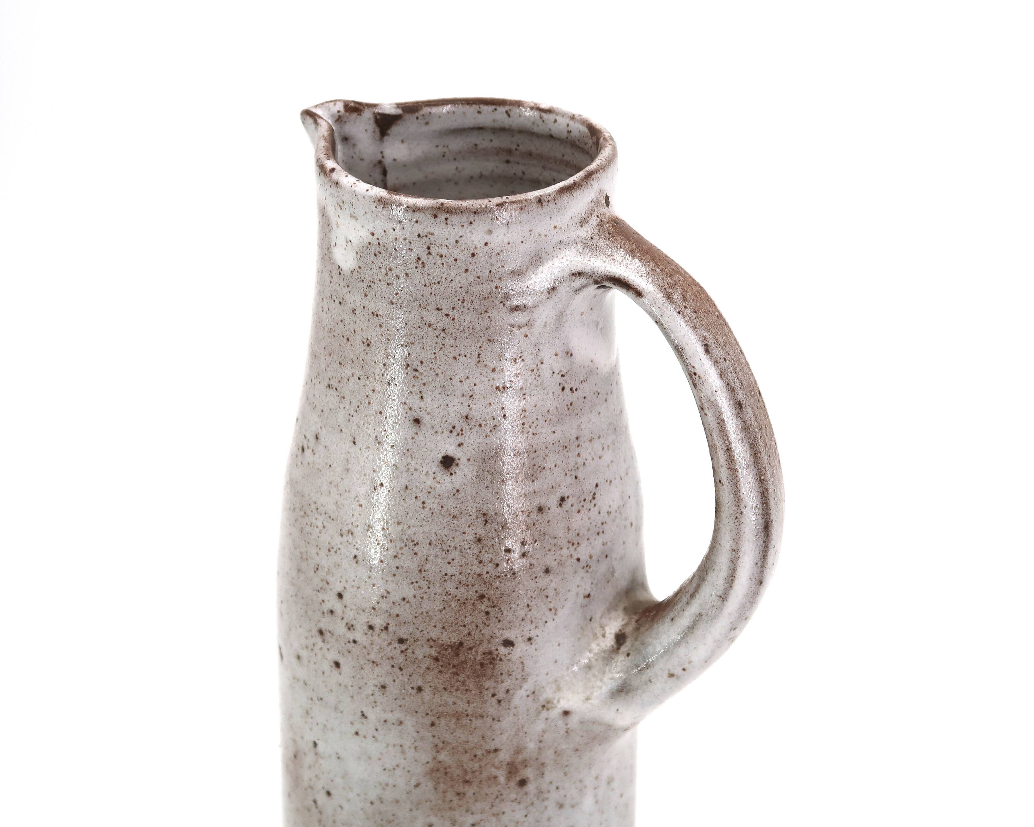 Pichet gris marron en grès de Jeanne et Norbert Pierlot, années 60
