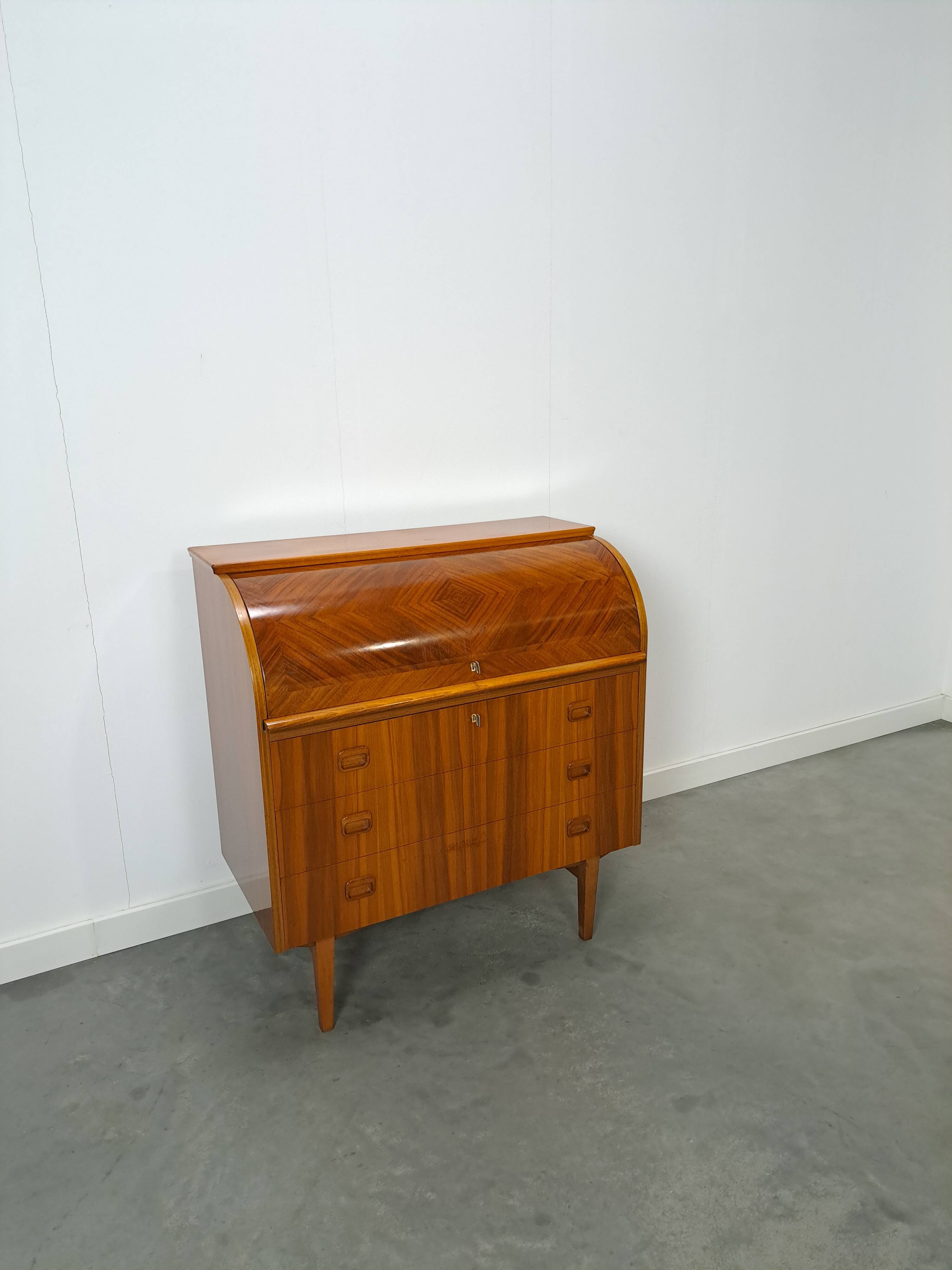 Secretaire bureau uit Zweden met lades, Scandinavisch bureau