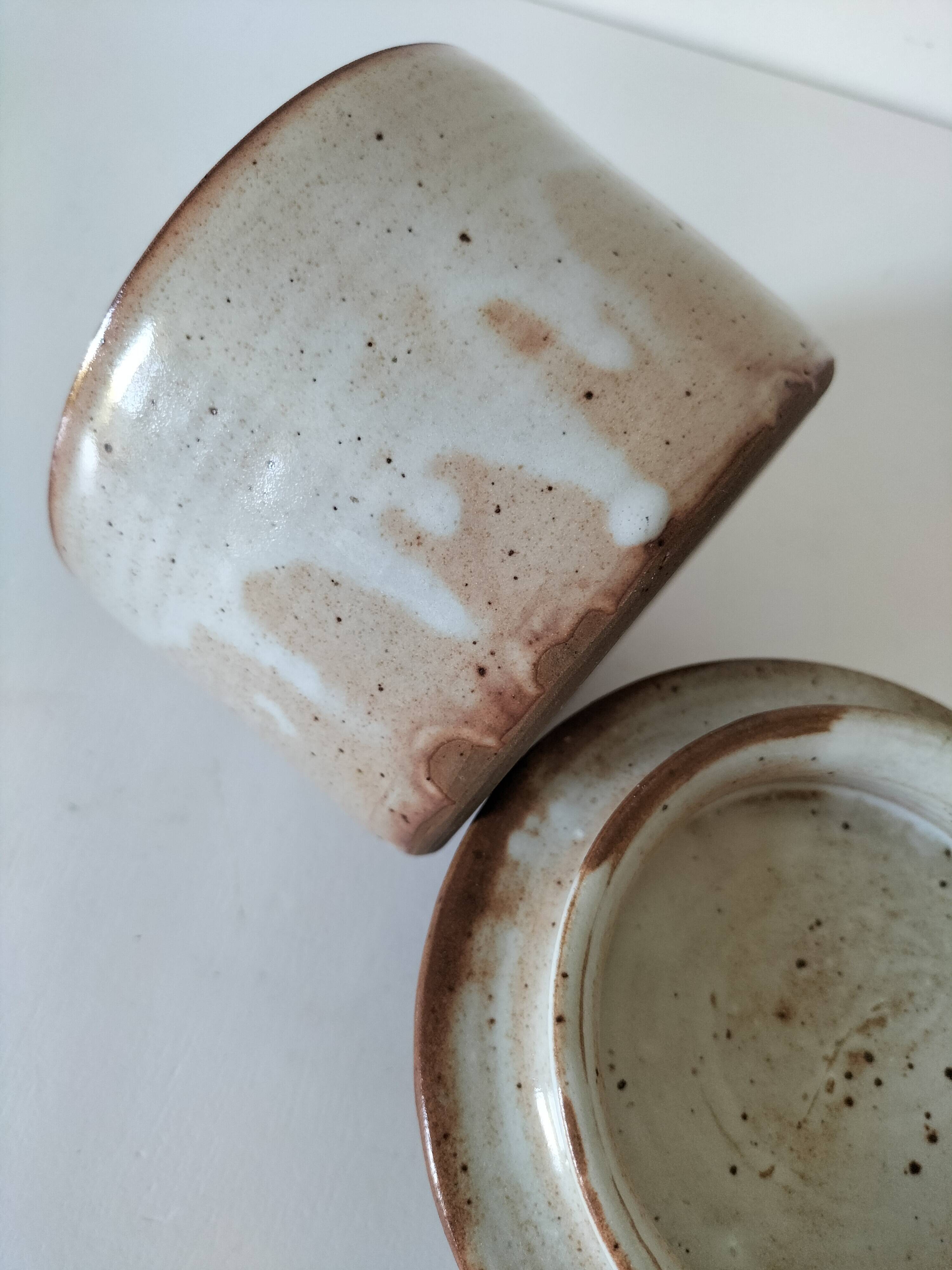 Beurrier à eau en grès artisanal