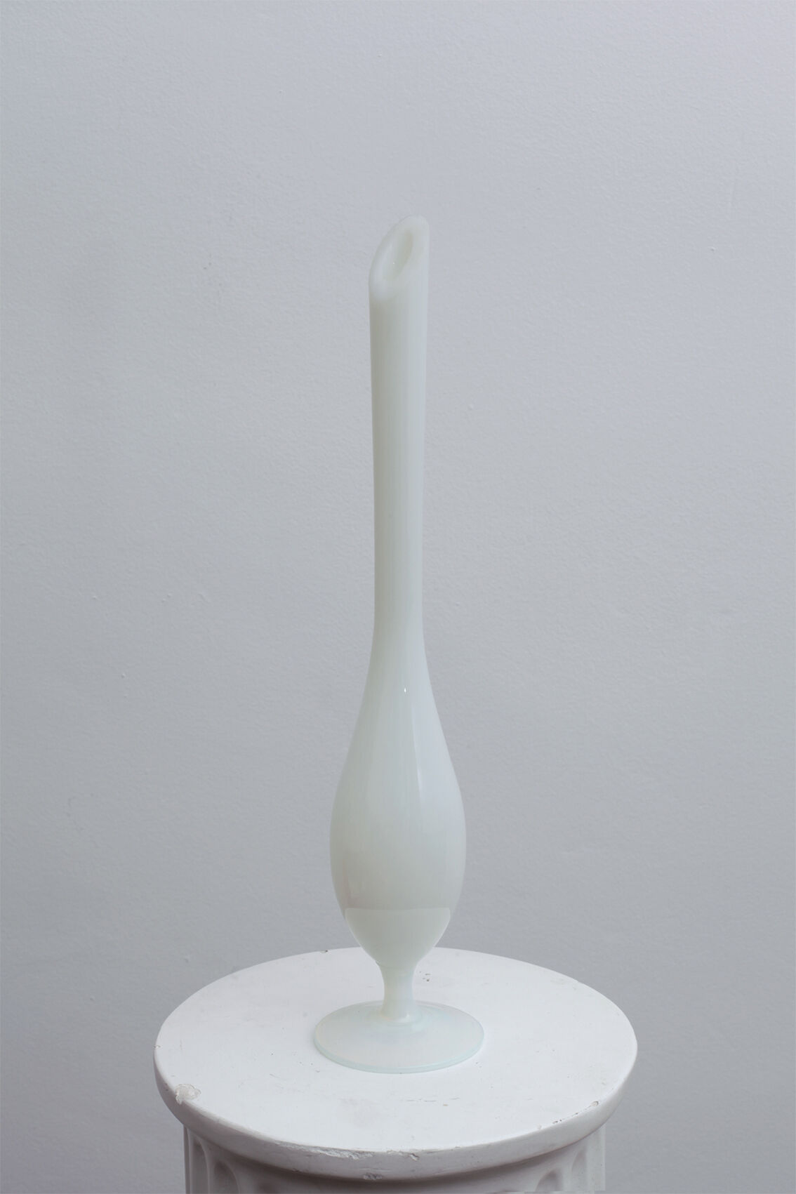 Pearly milky white soliflor vase
