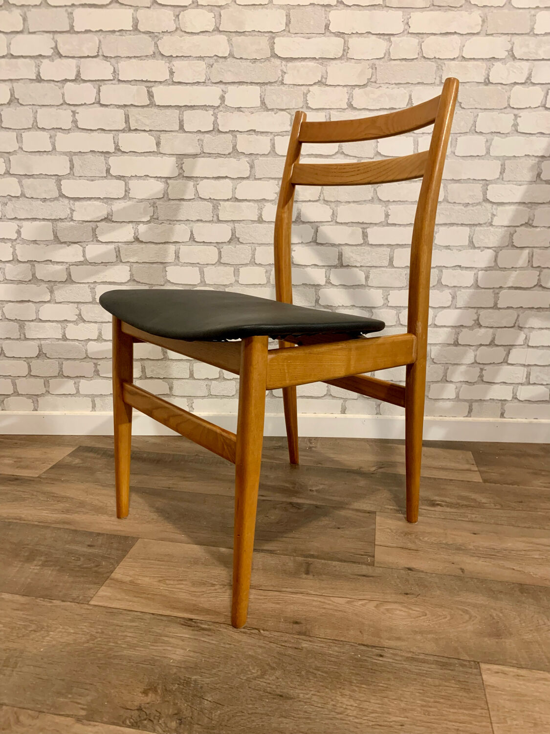 Series of 4 vintage Scandinavian style chairs