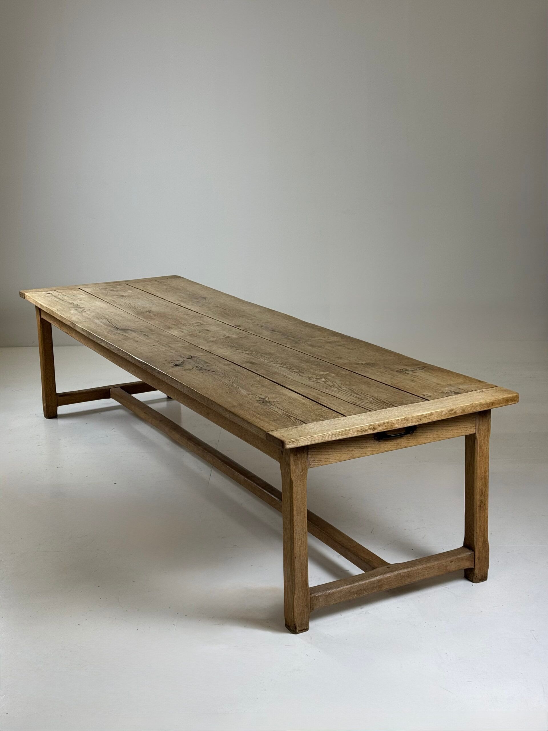 Table de monastère française en chêne du 19ème siècle
