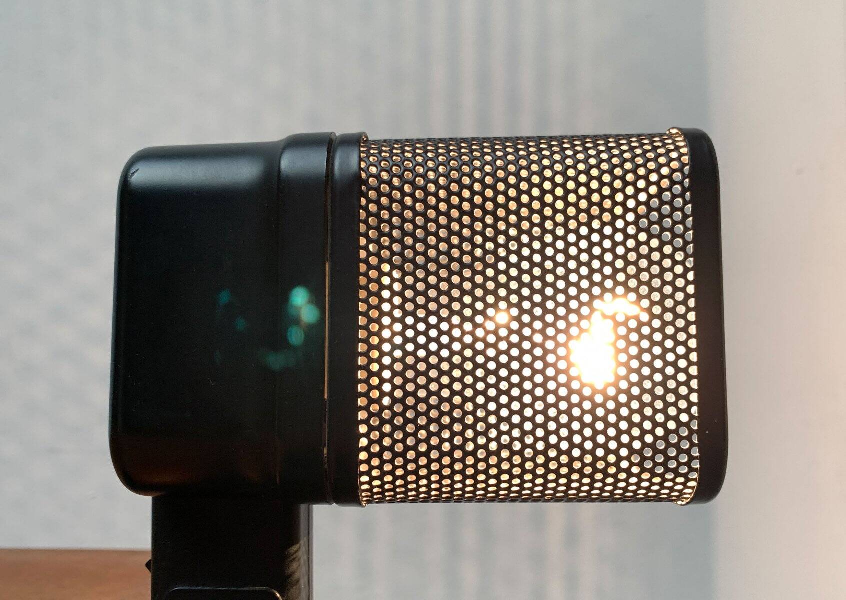 Postmodern mesh table lamp, 1980s