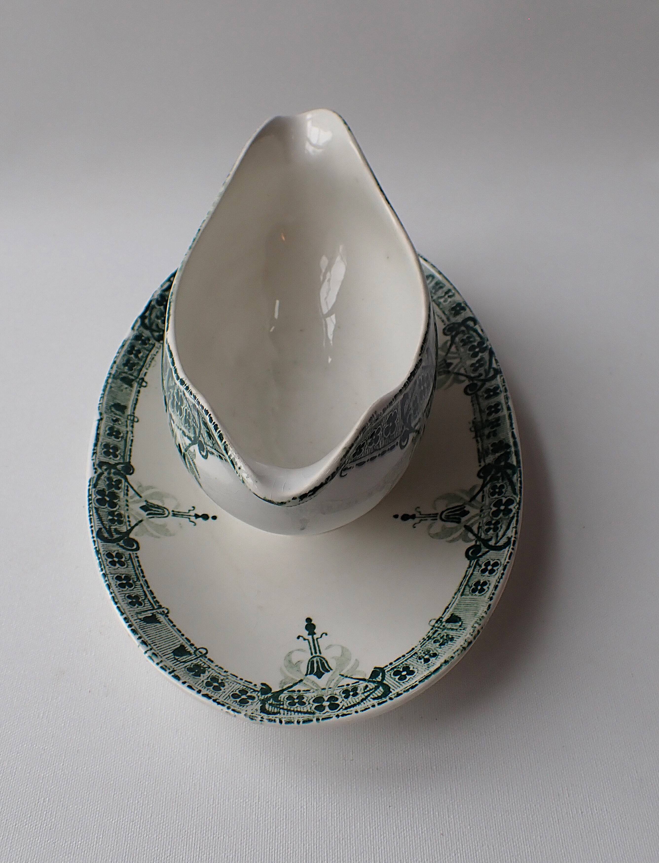 Saucière ancienne - Manufacture Sarreguemines Digoin modèle Verdun