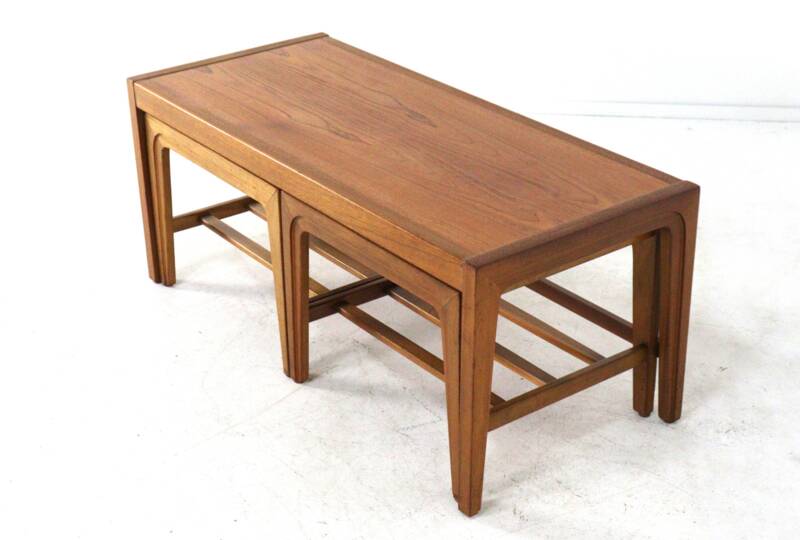 Table basse Remploy + tables d'appoint