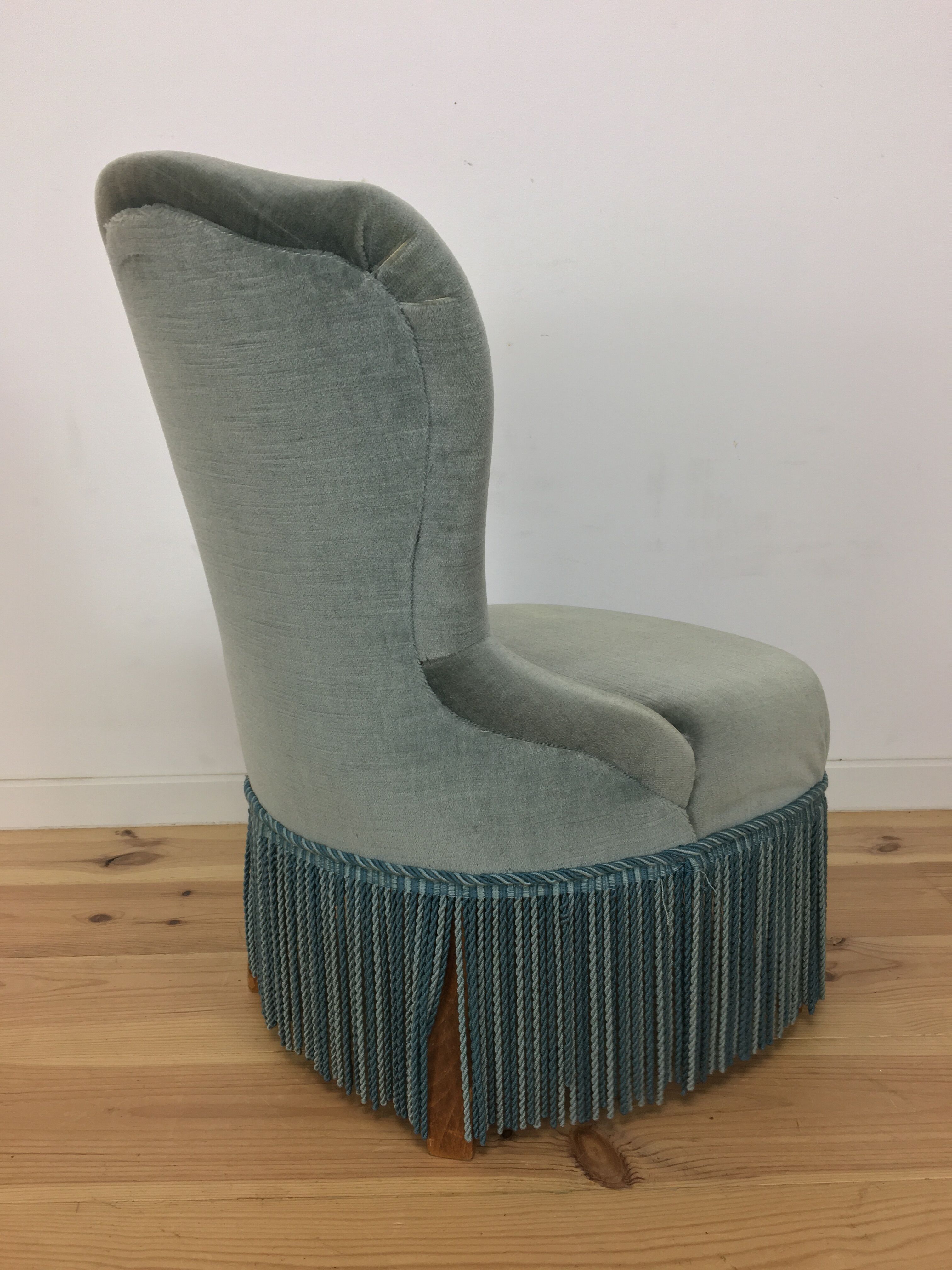 Fauteuil crapaud velours vert à franges