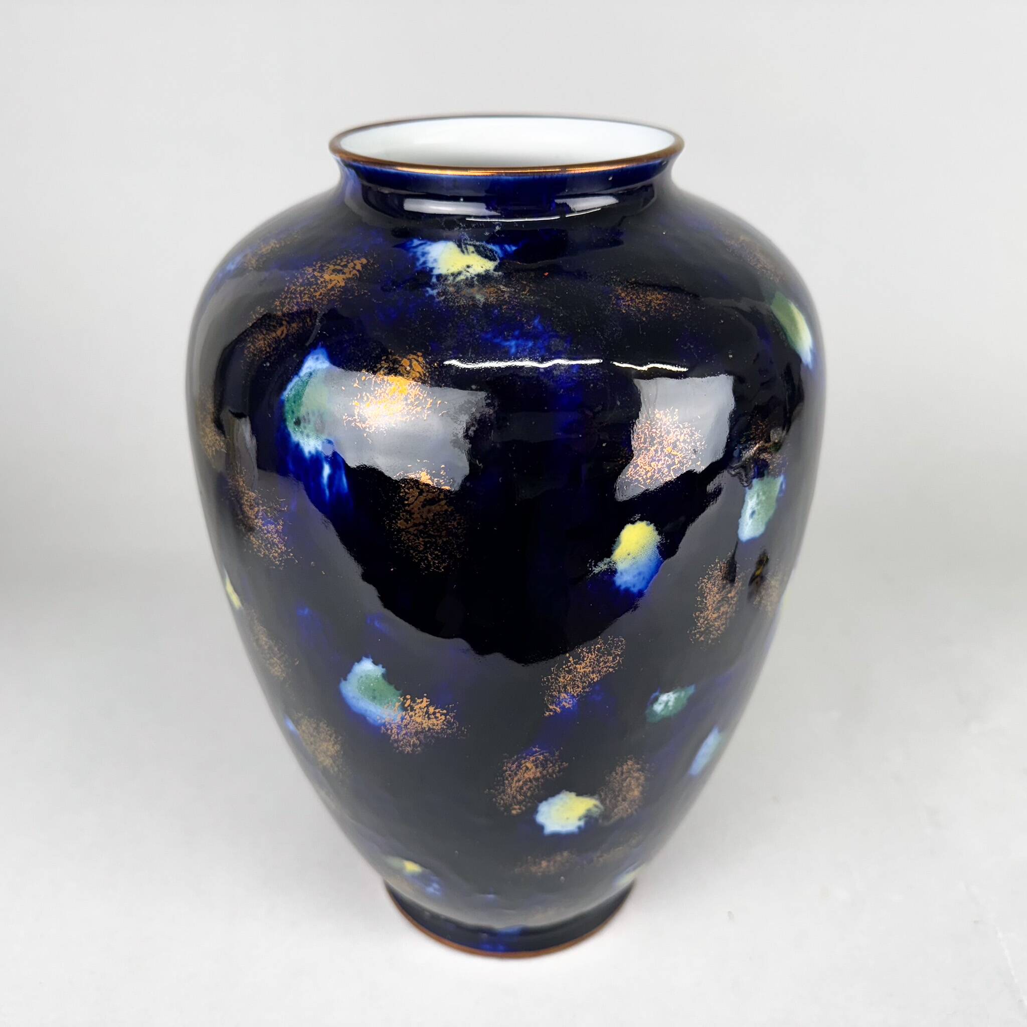 Vase en porcelaine cobalt des années 1970 par Wallendorf, Allemagne