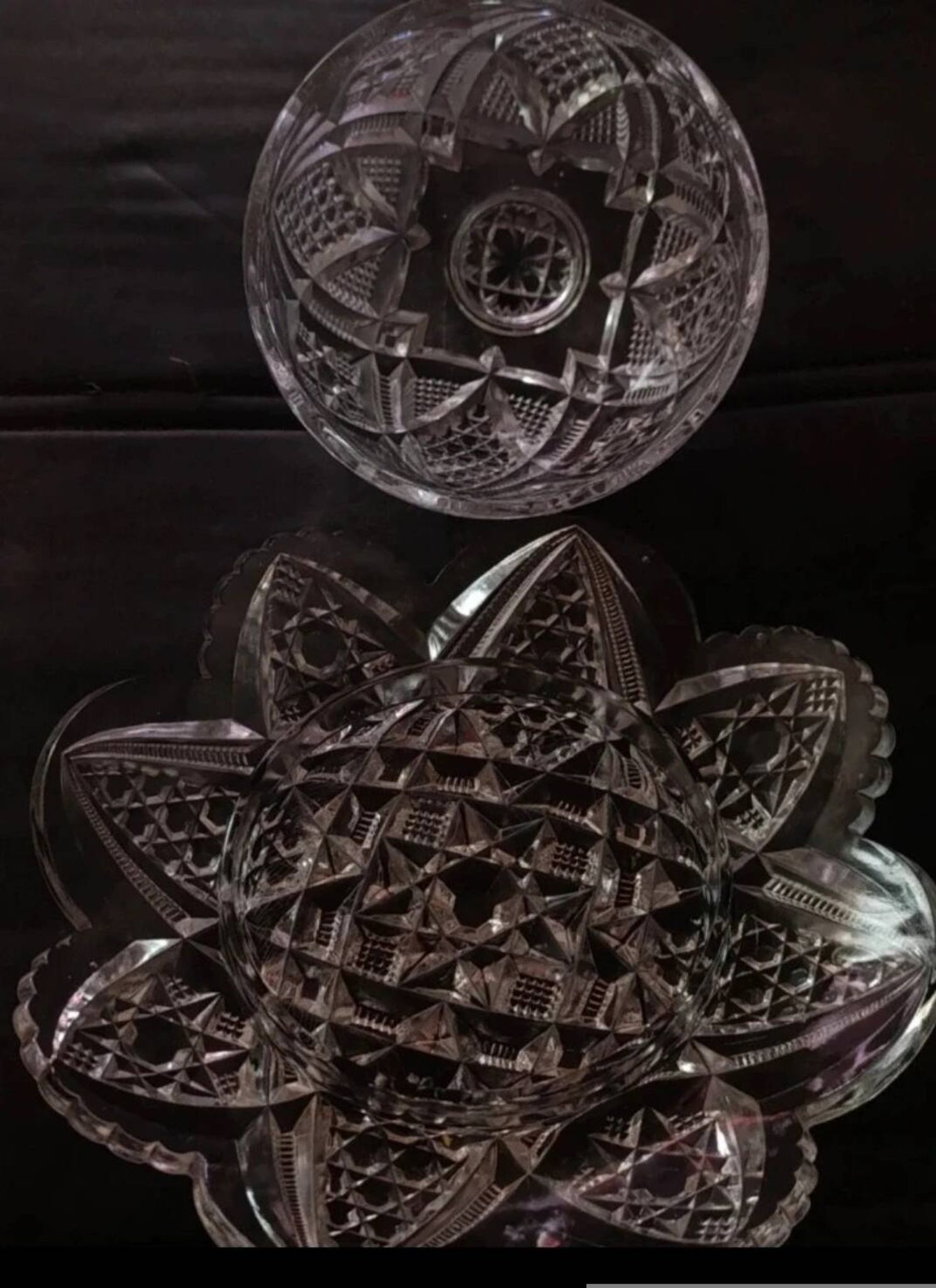 Beurrier ancien en verre taillé