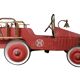 Ancienne voiture de pompier à pédales, en tôle.