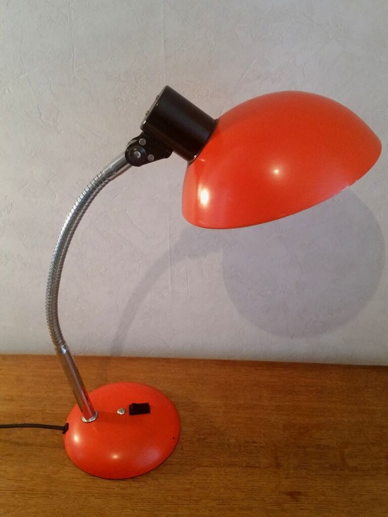 Desk lamp