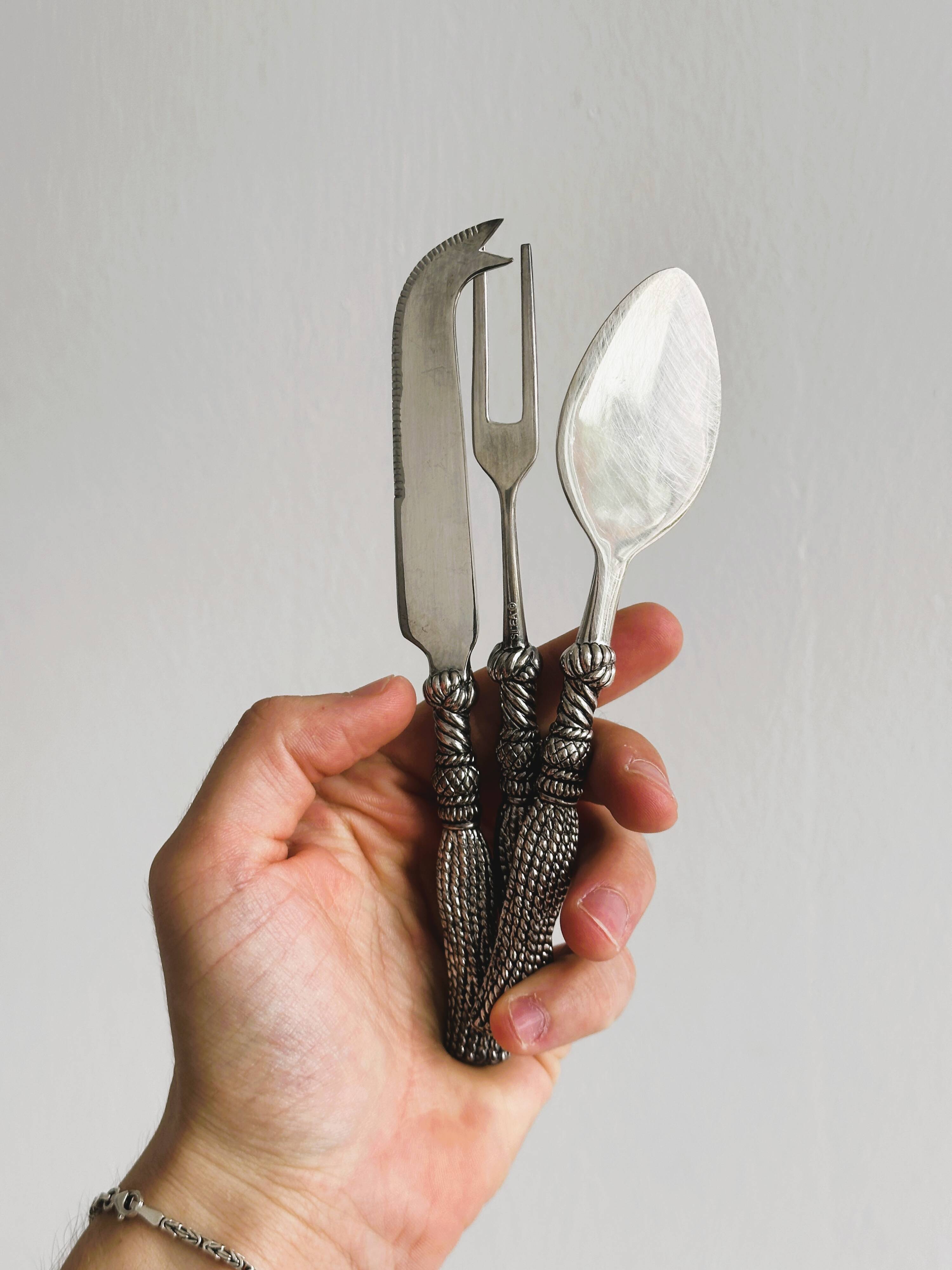 Set de 3 couverts à fromage en métal argenté