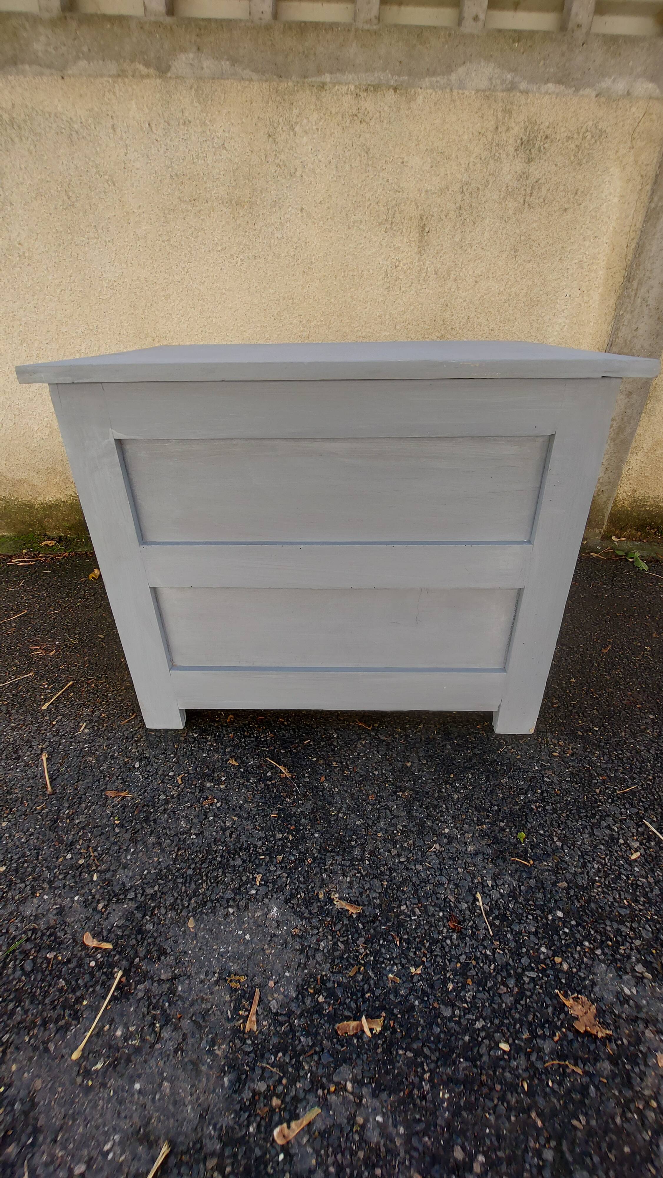 1940s parisian mini-piece ponce, perfect bedside table