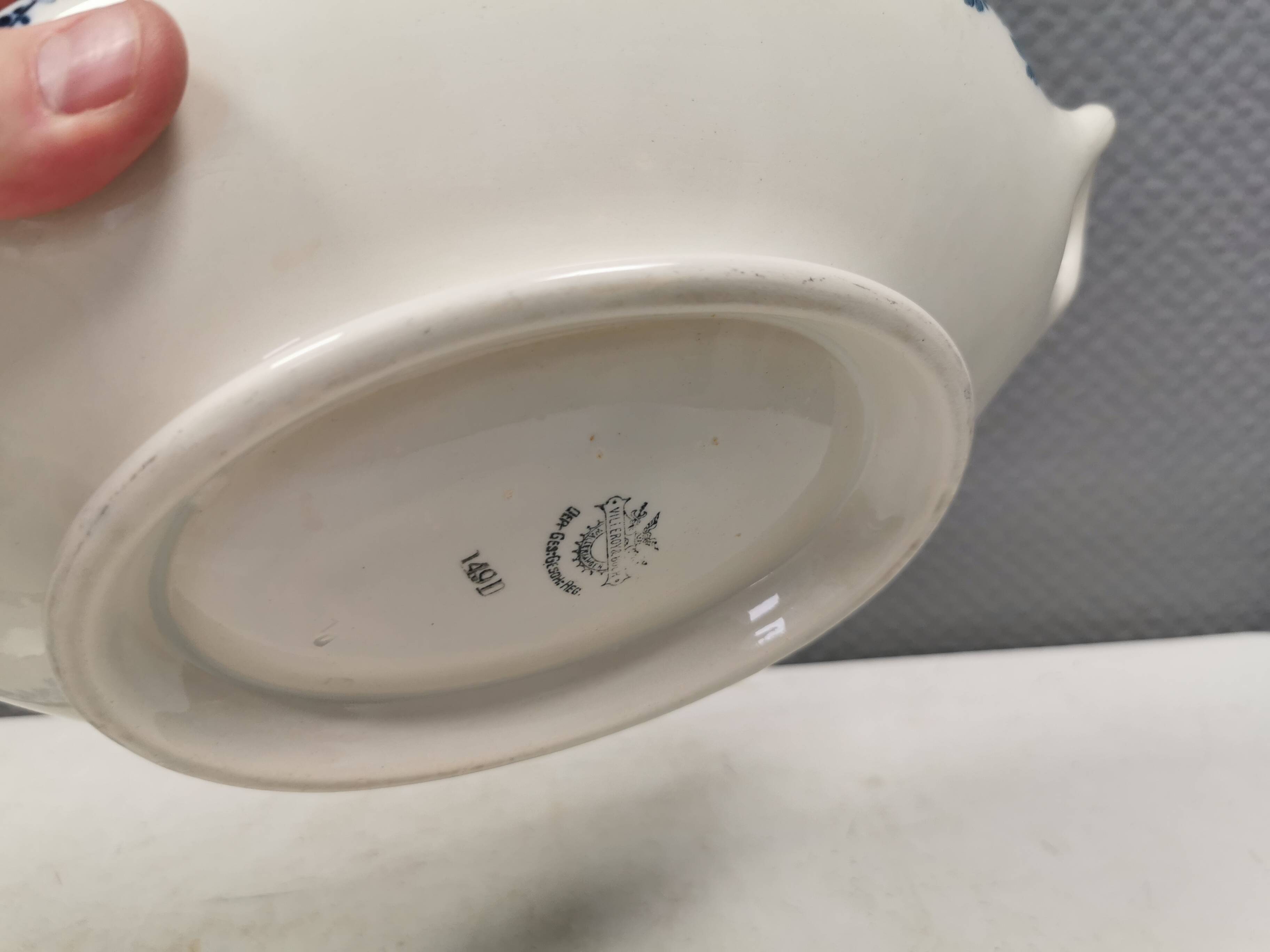 A very old Villeroy & Boch soup tureen. From about 1910-1920.