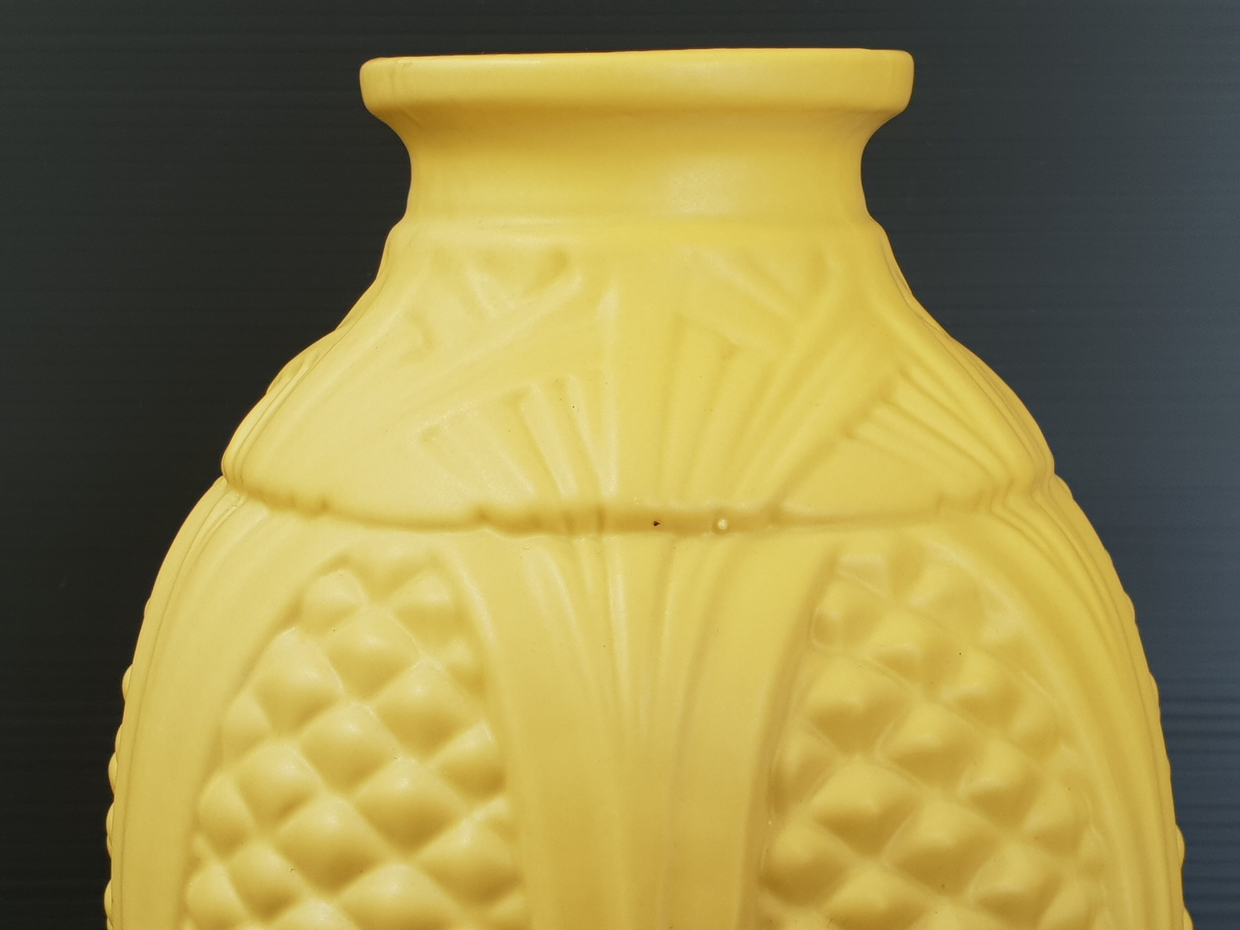 Vase Virebent 1970 vintage